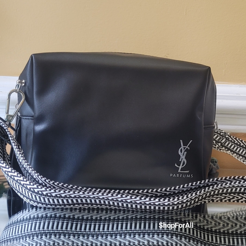 Yves Saint Laurencase convertible in too bag - Picture 11 of 14